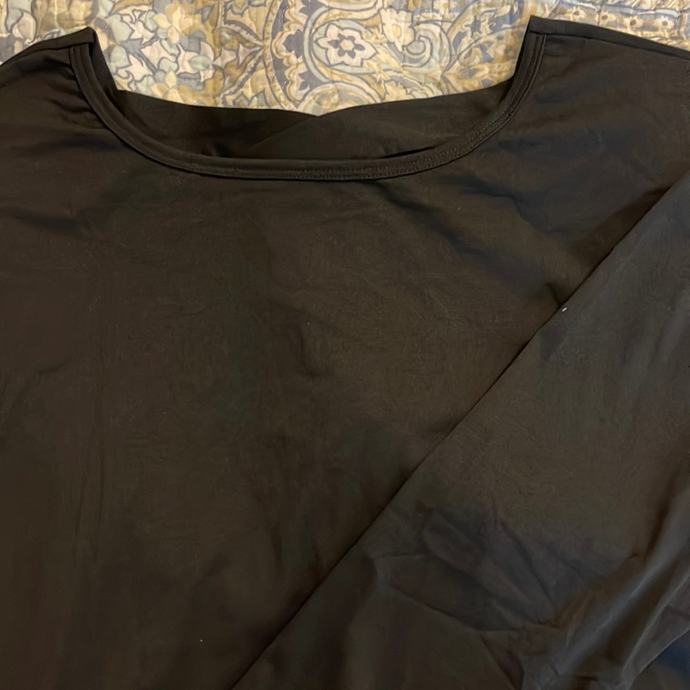 New wot black 3/4 sleeve shirt